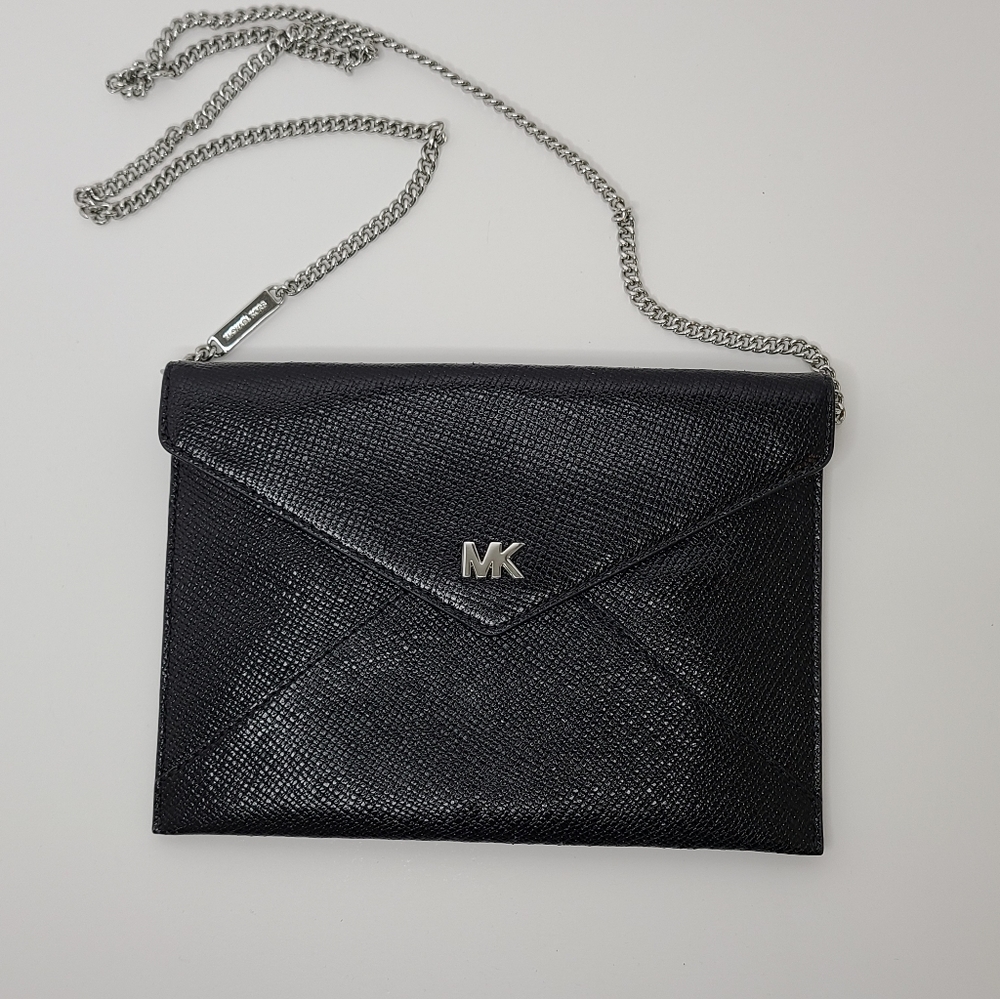 MICHAEL KORS Barbara Black MD Sft Envelope Clutch/Purse Leather with Chain